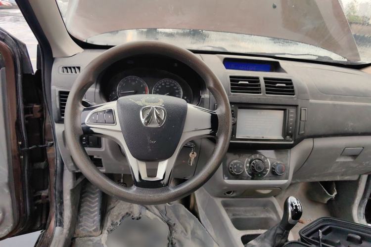 Used BAIC Weiwang M20 2017 1.5L M20S Basic Version DAM15DL Steering Wheel