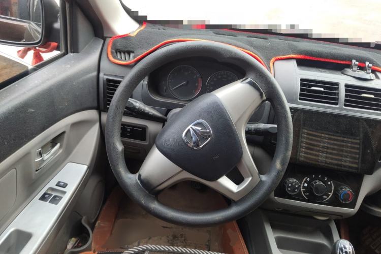 Used BAIC Weiwang M20 2017 1.5L M20S Basic Version DAM15DL Steering Wheel