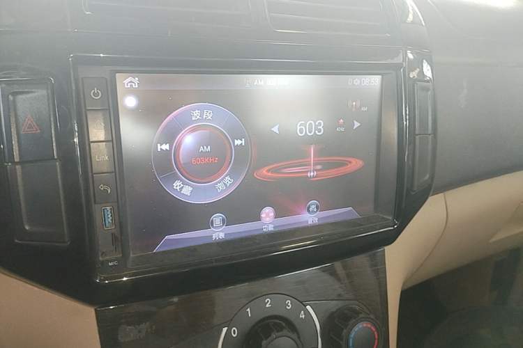 Used BAIC Weiwang M20 2017 1.5L M20S Basic Version DAM15DL Audio And AC Panel