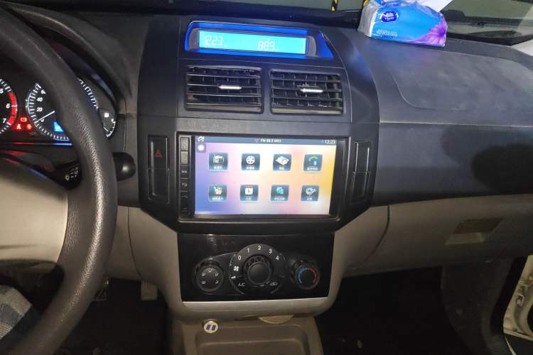 Used BAIC Weiwang M20 2017 1.5L M20S Basic Version DAM15DL Audio And AC Panel