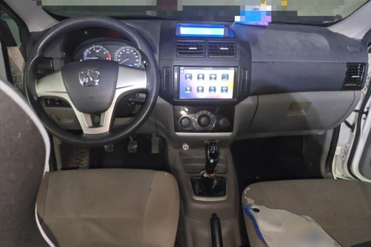 Used BAIC Weiwang M20 2017 1.5L M20S Basic Version DAM15DL Center Console
