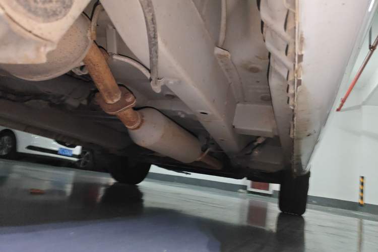 Used BAIC Weiwang M20 2017 1.5L M20S Basic Version DAM15DL Chassis Front Right