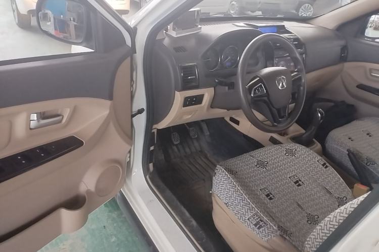 Used BAIC Weiwang M20 2017 1.5L M20S Basic Version DAM15DL Driver Seat
