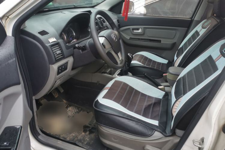 Used BAIC Weiwang M20 2017 1.5L M20S Basic Version DAM15DL Driver Seat