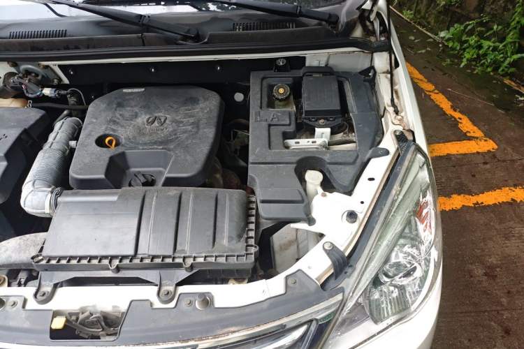 Used BAIC Weiwang M20 2017 1.5L M20S Basic Version DAM15DL Engine Bay Left