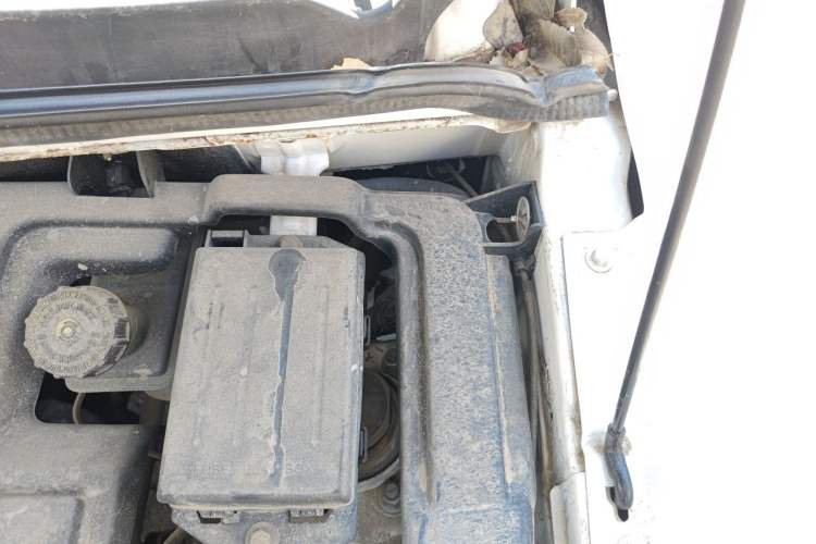 Used BAIC Weiwang M20 2017 1.5L M20S Basic Version DAM15DL Engine Bay Left