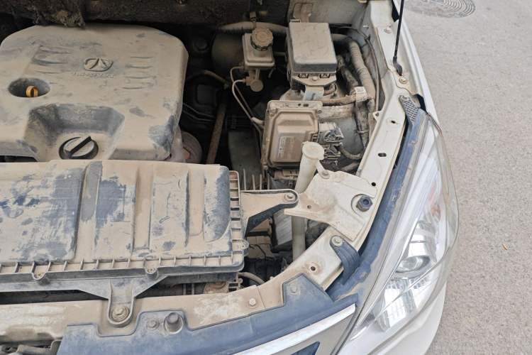 Used BAIC Weiwang M20 2017 1.5L M20S Basic Version DAM15DL Engine Bay Left