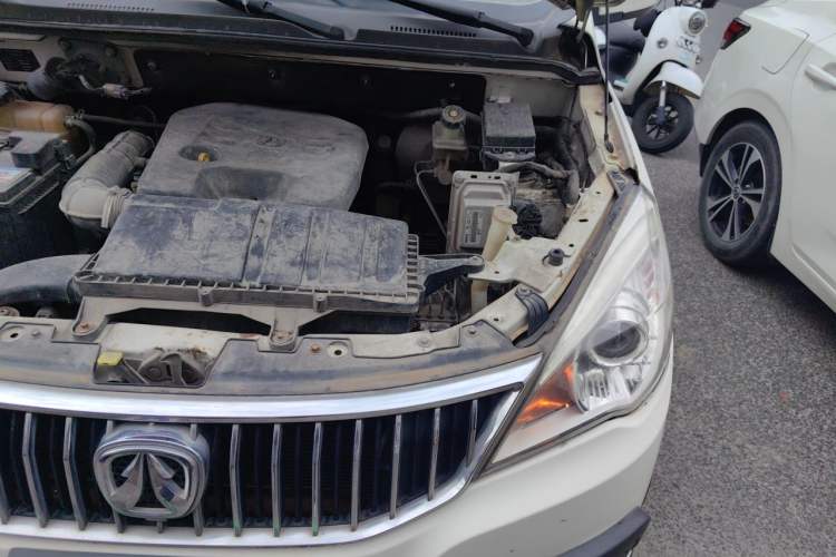 Used BAIC Weiwang M20 2017 1.5L M20S Basic Version DAM15DL Engine Bay Left
