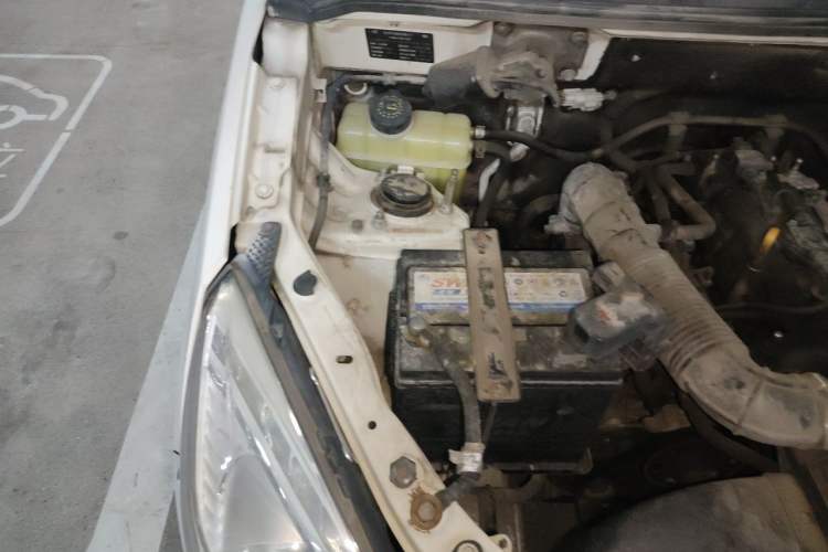 Used BAIC Weiwang M20 2017 1.5L M20S Basic Version DAM15DL Engine Bay Right