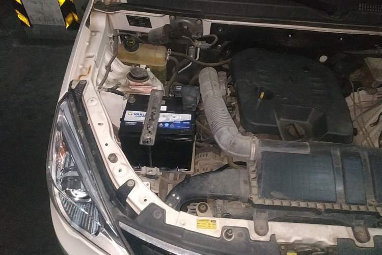 Used BAIC Weiwang M20 2017 1.5L M20S Basic Version DAM15DL Engine Bay Right