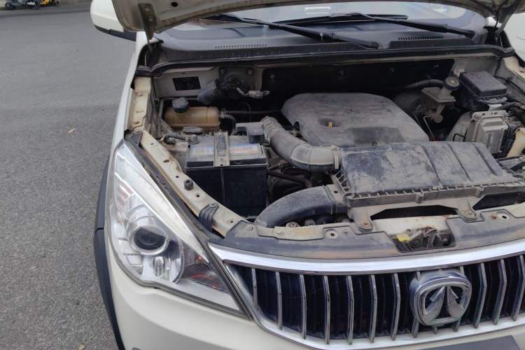 Used BAIC Weiwang M20 2017 1.5L M20S Basic Version DAM15DL Engine Bay Right