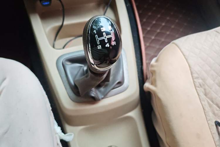 Used BAIC Weiwang M20 2017 1.5L M20S Basic Version DAM15DL Gear Lever