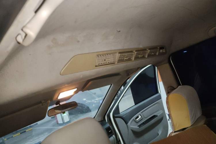Used BAIC Weiwang M20 2017 1.5L M20S Basic Version DAM15DL Headliner