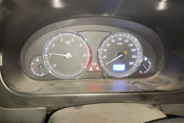 Used BAIC Weiwang M20 2017 1.5L M20S Basic Version DAM15DL Instrument Cluster