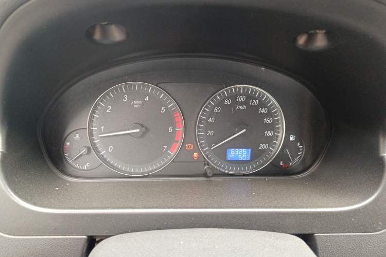 Used BAIC Weiwang M20 2017 1.5L M20S Basic Version DAM15DL Instrument Cluster