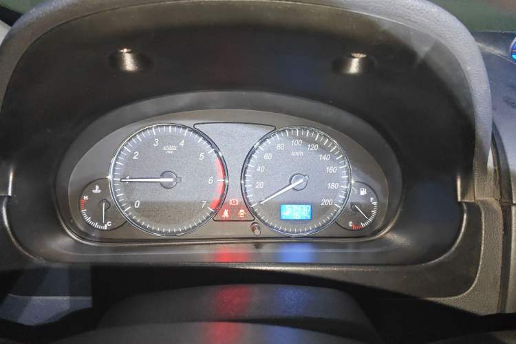 Used BAIC Weiwang M20 2017 1.5L M20S Basic Version DAM15DL Instrument Cluster