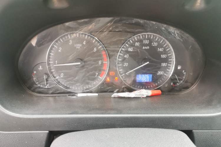 Used BAIC Weiwang M20 2017 1.5L M20S Basic Version DAM15DL Instrument Cluster