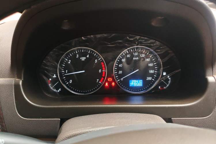 Used BAIC Weiwang M20 2017 1.5L M20S Basic Version DAM15DL Instrument Cluster
