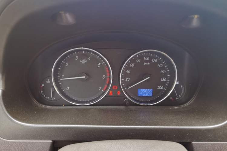 Used BAIC Weiwang M20 2017 1.5L M20S Basic Version DAM15DL Instrument Cluster