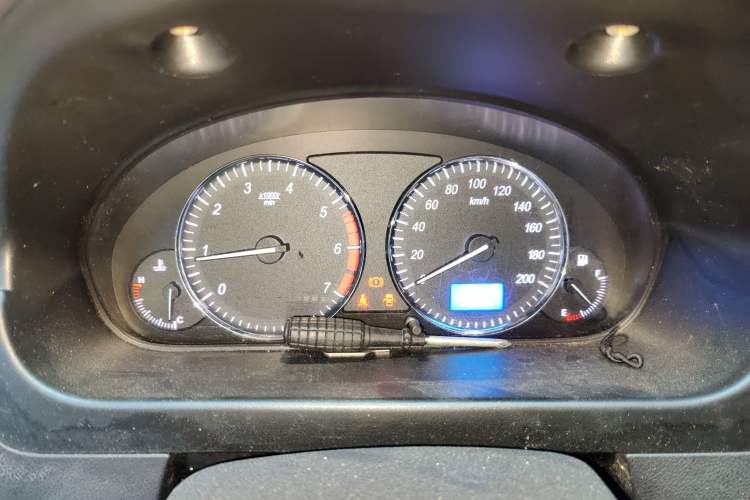 Used BAIC Weiwang M20 2017 1.5L M20S Basic Version DAM15DL Instrument Cluster