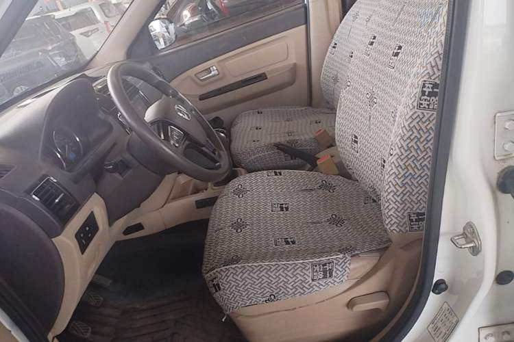 Used BAIC Weiwang M20 2017 1.5L M20S Basic Version DAM15DL Left Front Seat