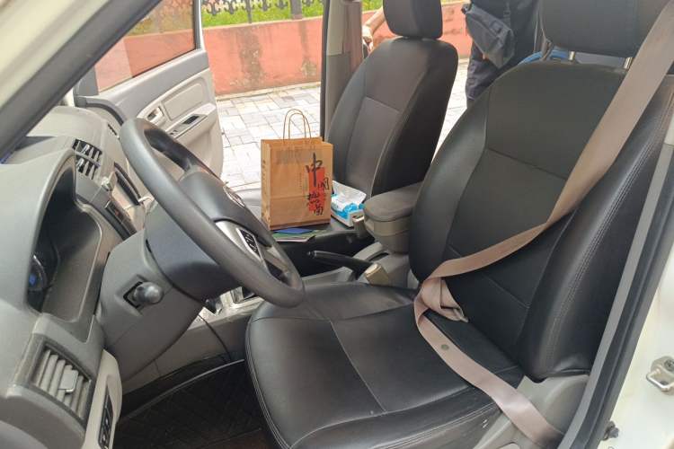 Used BAIC Weiwang M20 2017 1.5L M20S Basic Version DAM15DL Left Front Seat