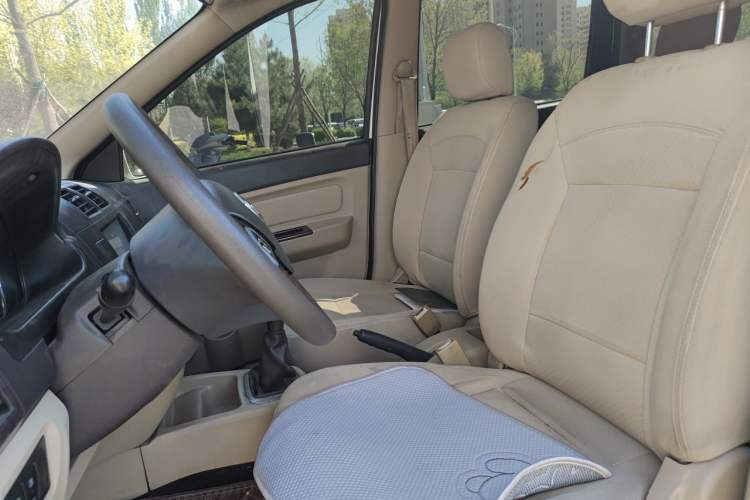 Used BAIC Weiwang M20 2017 1.5L M20S Basic Version DAM15DL Left Front Seat