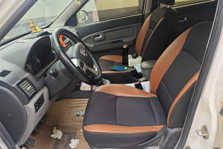Used BAIC Weiwang M20 2017 1.5L M20S Basic Version DAM15DL Left Front Seat
