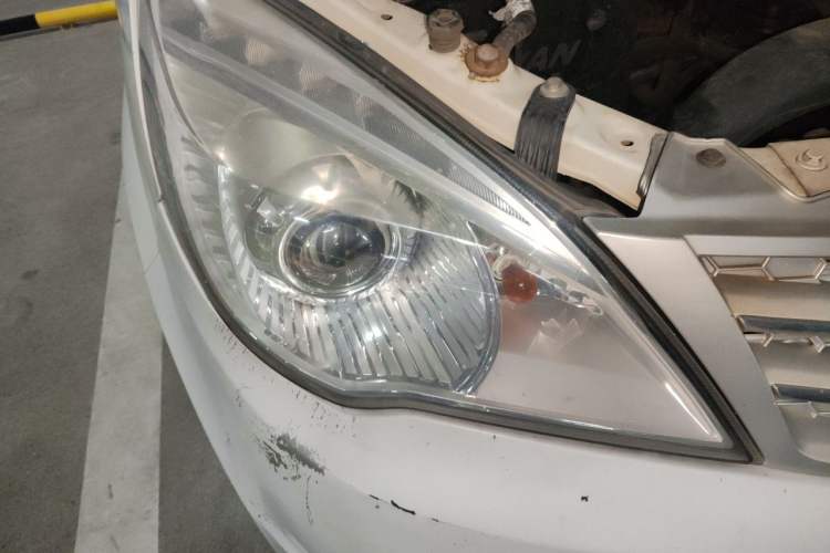 Used BAIC Weiwang M20 2017 1.5L M20S Basic Version DAM15DL Right Front Headlight