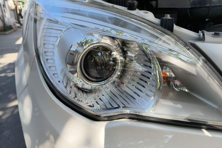 Used BAIC Weiwang M20  Right Front Headlight