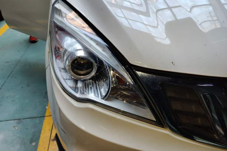 Used BAIC Weiwang M20 2017 1.5L M20S Basic Version DAM15DL Right Front Headlight