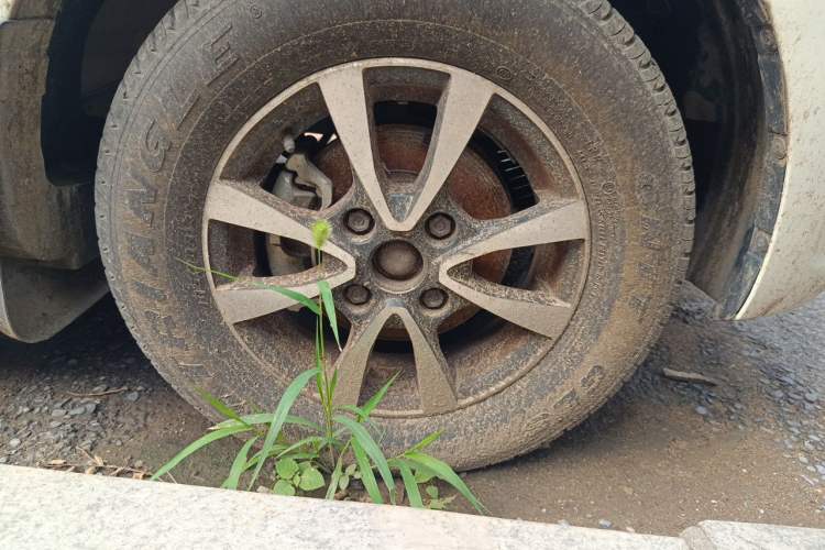 Used BAIC Weiwang M20 2017 1.5L M20S Basic Version DAM15DL Right Front Wheel Hub