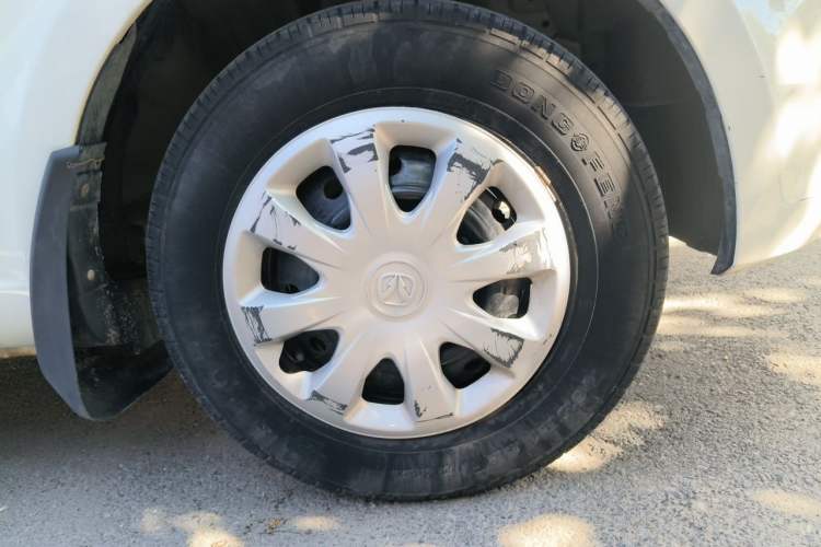 Used BAIC Weiwang M20  Right Front Wheel Hub