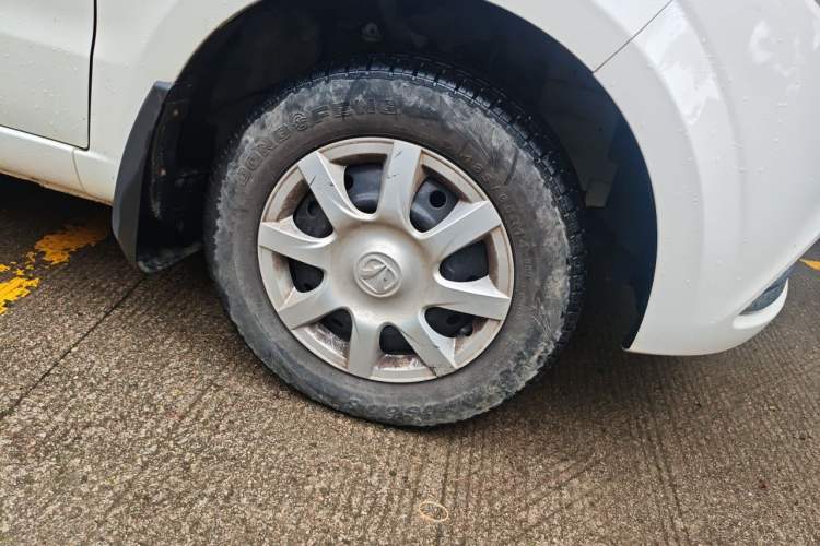 Used BAIC Weiwang M20 2017 1.5L M20S Basic Version DAM15DL Right Front Wheel Hub