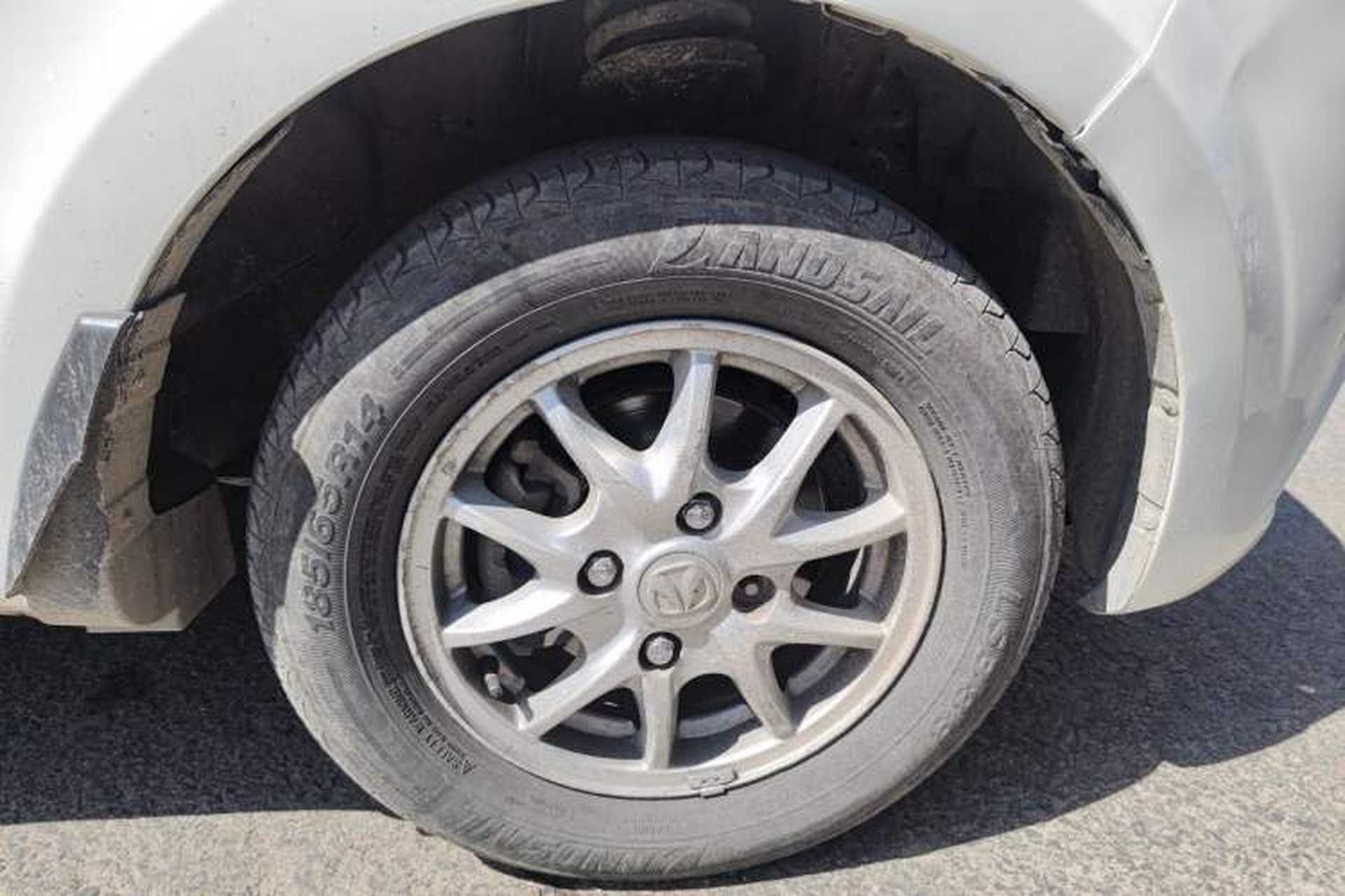 Used BAIC Weiwang M20 2017 1.5L M20S Basic Version DAM15DL Right Front Wheel Hub