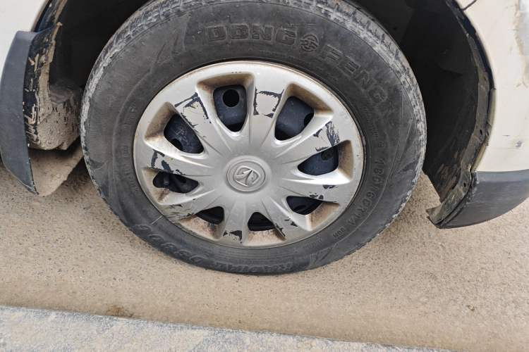 Used BAIC Weiwang M20 2017 1.5L M20S Basic Version DAM15DL Right Front Wheel Hub