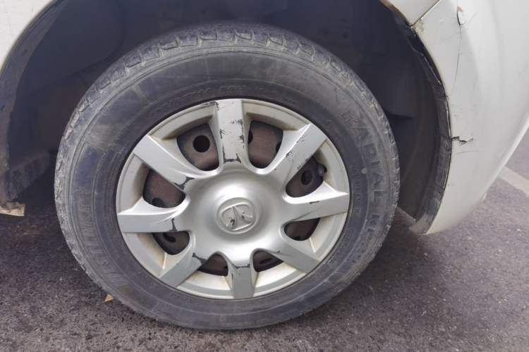 Used BAIC Weiwang M20 2017 1.5L M20S Basic Version DAM15DL Right Front Wheel Hub