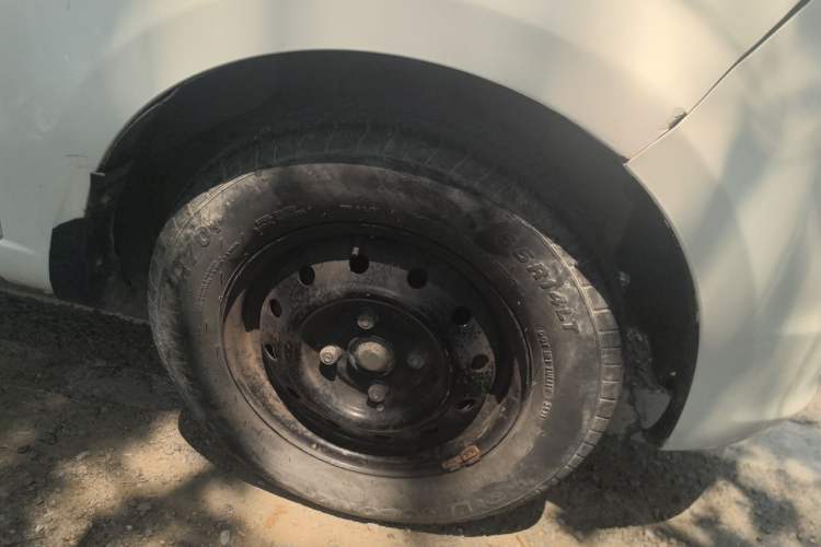 Used BAIC Weiwang M20  Right Front Wheel Hub