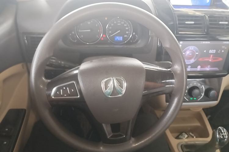 Used BAIC Weiwang M20 2017 1.5L M20S Basic Version DAM15DL Steering Wheel
