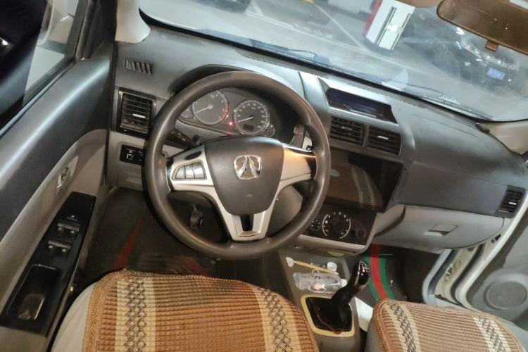 Used BAIC Weiwang M20 2017 1.5L M20S Basic Version DAM15DL Steering Wheel