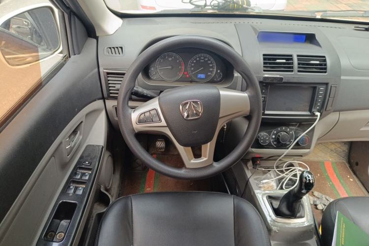 Used BAIC Weiwang M20 2017 1.5L M20S Basic Version DAM15DL Steering Wheel
