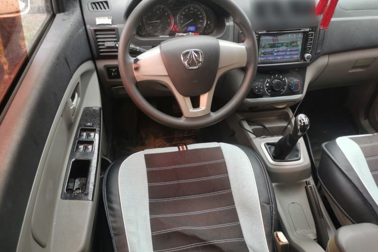 Used BAIC Weiwang M20 2017 1.5L M20S Basic Version DAM15DL Steering Wheel