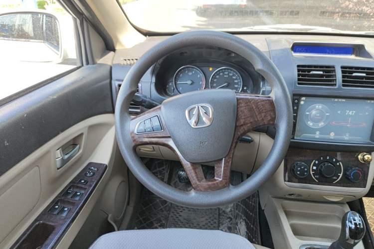 Used BAIC Weiwang M20 2017 1.5L M20S Basic Version DAM15DL Steering Wheel
