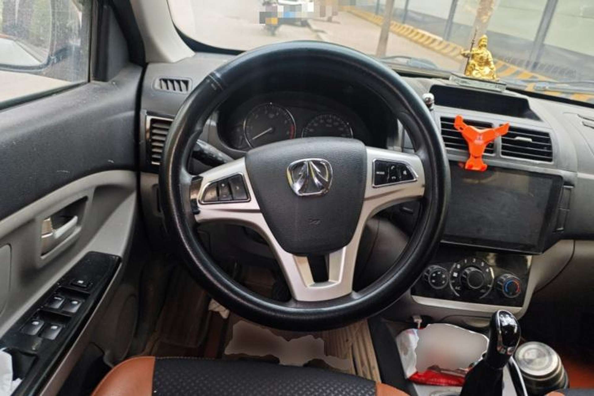 Used BAIC Weiwang M20 2017 1.5L M20S Basic Version DAM15DL Steering Wheel