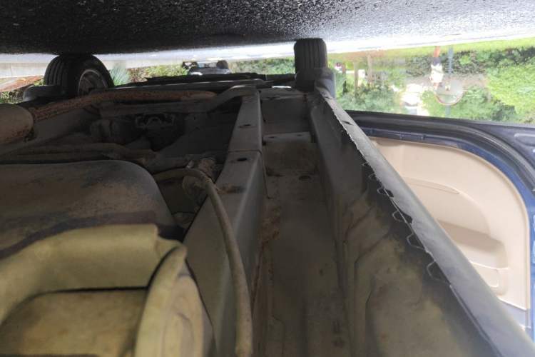 Used BAIC Weiwang M30 2015 1.5L Comfort version DAM15 Chassis Rear Left