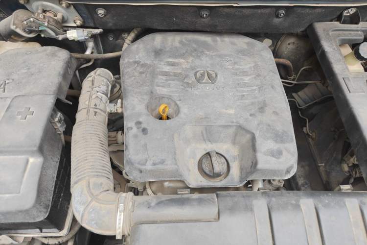 Used BAIC Weiwang M30 2015 1.5L Comfort version DAM15 Engine Bay