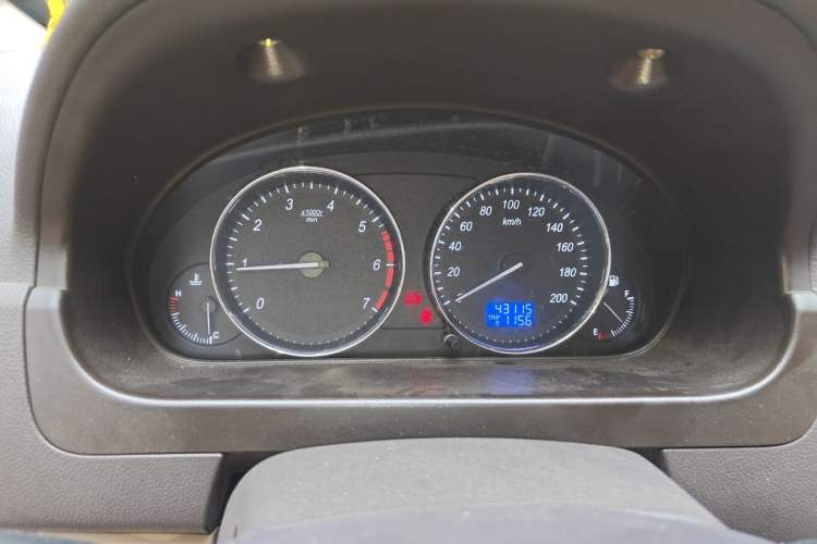 Used BAIC Weiwang M30 2015 1.5L Comfort version DAM15 Instrument Cluster