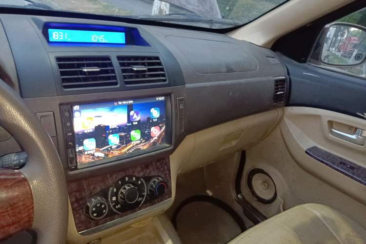 Used BAIC Weiwang M30 2015 1.5L Comfort version DAM15 Audio And AC Panel