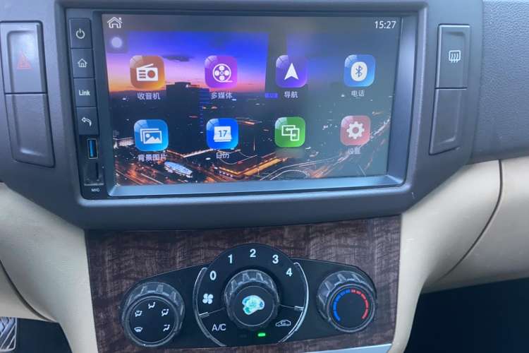 Used BAIC Weiwang M30 2015 1.5L Comfort version DAM15 Audio And AC Panel