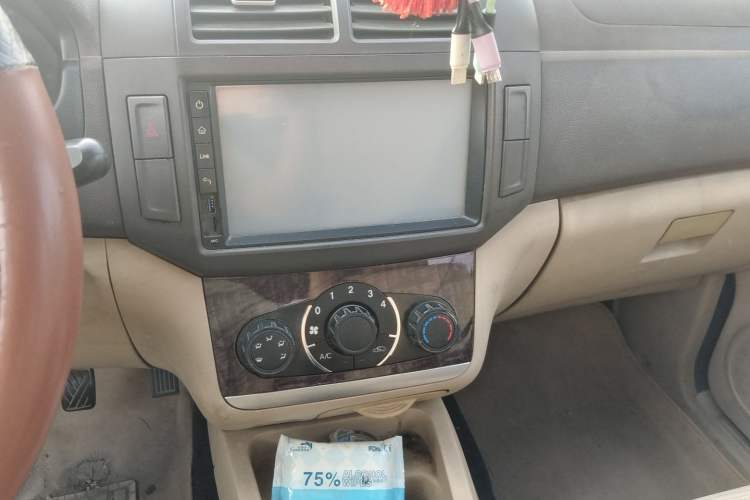 Used BAIC Weiwang M30 2015 1.5L Basic Version DAM15 Audio And AC Panel
